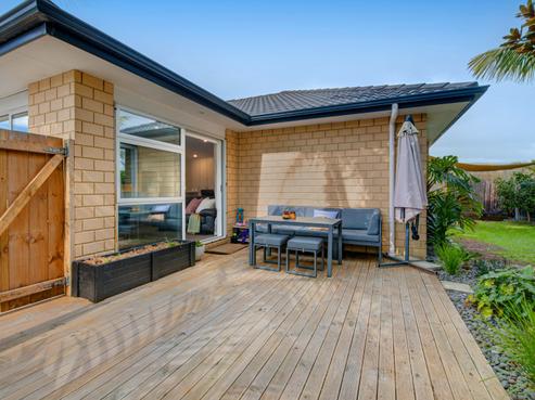 37C Doment Crescent, Orewa