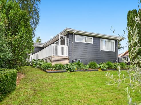 5 Homestead Place, Glenview