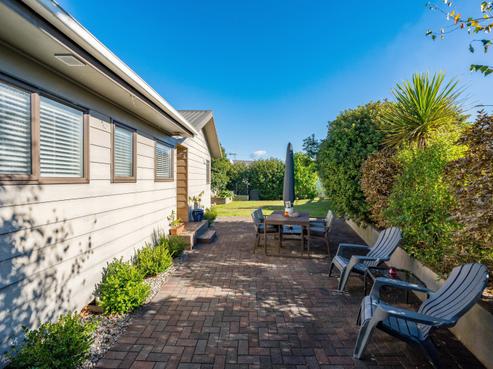 11 Sinton Row, Nukuhau