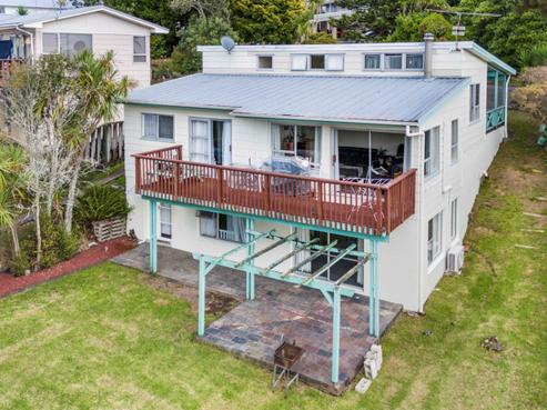 24 Pokapu Street, Titirangi