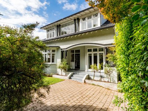 364 Highgate, Roslyn
