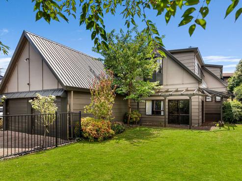 76 Iles Road, Lynmore