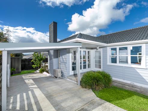 2 Meadow Crescent, Te Atatu South