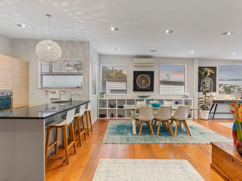 6/8 Wilk Lane, Browns Bay