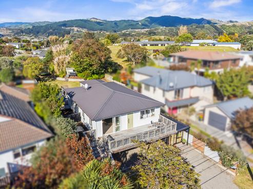 6 Moa Road, Raumati Beach