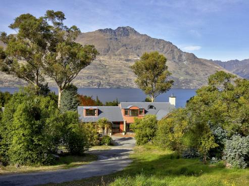 79 Arawata Terrace, Fernhill/Sunshine Bay