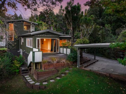 8 Rimu Road, Oratia