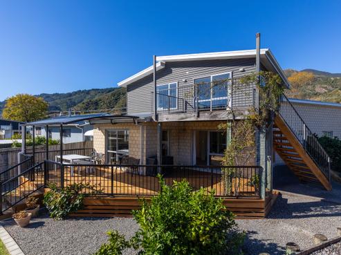255 Waikawa Road, Waikawa