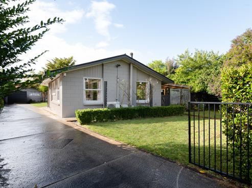14 Caernarvon Street, Dinsdale