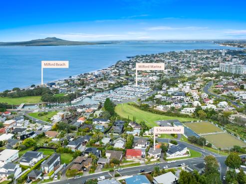 2/31 Commodore Parry Road, Castor Bay