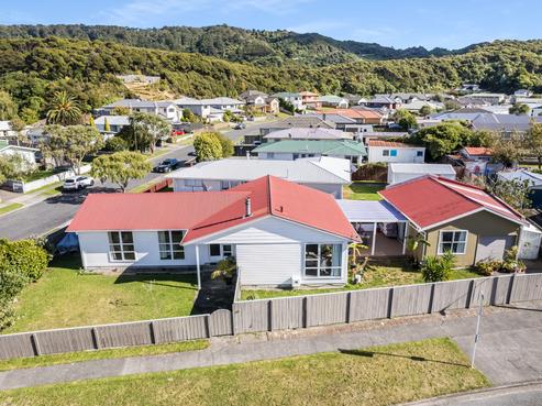 2 Kawatiri Grove, Wainuiomata