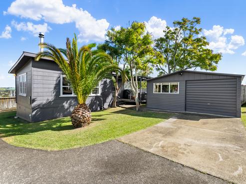 2/103 Vipond Road, Stanmore Bay