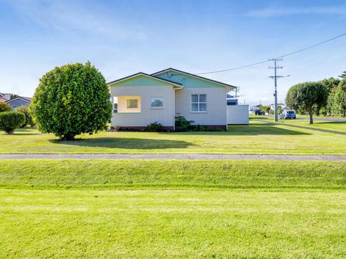 16 Layard Street, Opunake