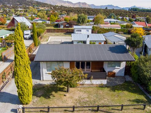 169 Alison Avenue, Albert Town