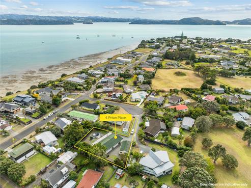 4 Prion Place, One Tree Point