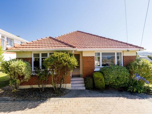 122 Easther Crescent, Kew