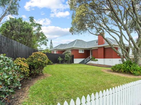 2 Maui Street, New Lynn