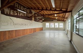 Character Kingsland office 