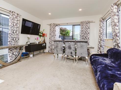 8/4 Glenhaven Place, Te Atatu Peninsula
