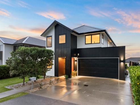14 Thistle Close, Beachlands