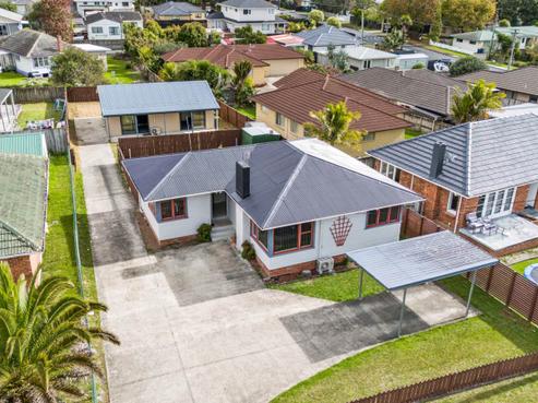12 Vera Road, Te Atatu South