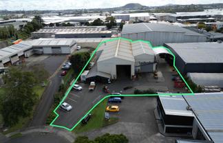 Warehouse + Workshop in Mount Wellington
