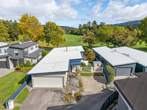 17 Parkwood Grove, Trentham