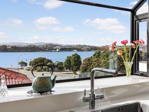 2/378 Evans Bay Parade, Hataitai