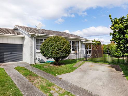 86 Sandwich Road, Saint Andrews