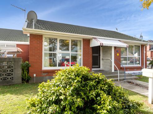 2/95 Epuni Street, Epuni