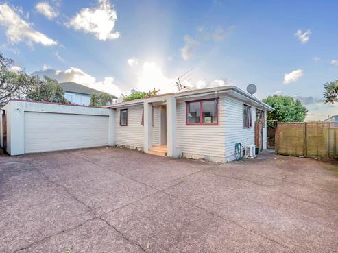 108A Mcleod Road, Te Atatu South