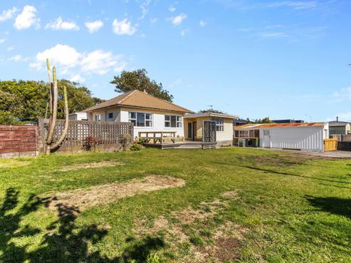 205 South Road, Spotswood
