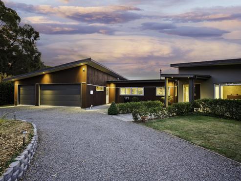 14 Spur Road, Havelock North