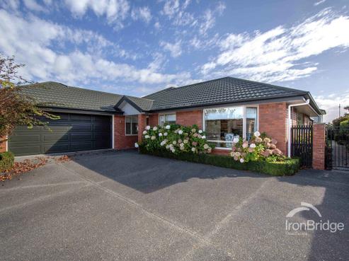 8 Marguerite Place, Aidanfield
