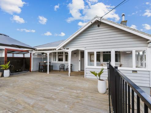 36 Great North Road, Kamo