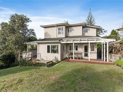 17 Oruamo Place, Beach Haven