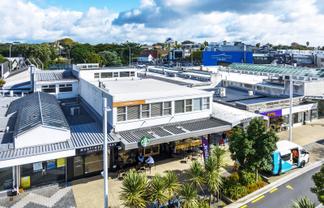 Freehold standalone with blue-chip anchor tenant