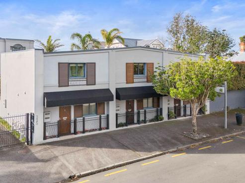 2/225 Jervois Road, Herne Bay