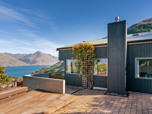 22B Lochy Road, Fernhill/Sunshine Bay