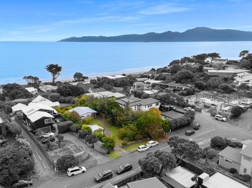 18 Newry Road, Raumati Beach