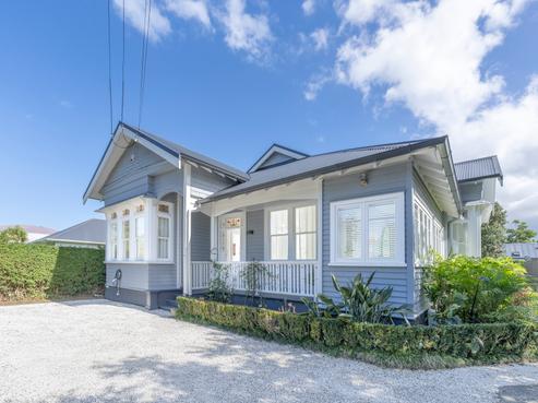 76 Aroha Avenue, Sandringham