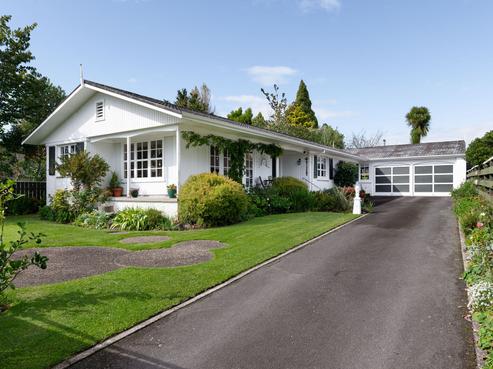 33 Howell Avenue, Riverlea