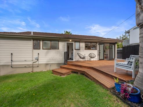 1/105 Sunset Road, Totara Vale