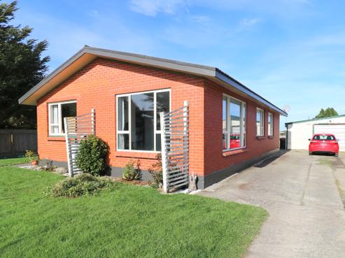 54 Tuai Street, Ascot