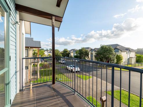 88 Fields Parade, Oteha