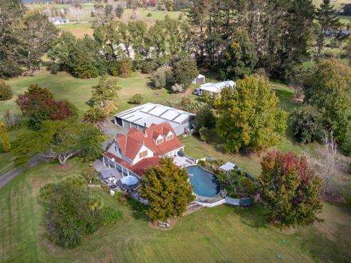 221 Blackbridge Road, Dairy Flat