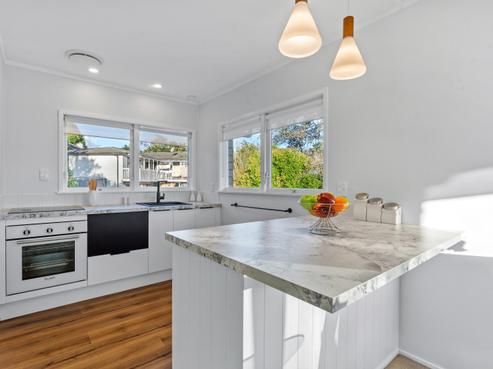 2/13 Jonathan Place, Sunnynook