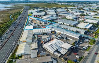 1.12Ha High Profile Patiki Road Yard!