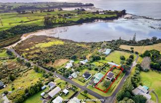 207 Brook Road, Awhitu