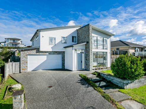 12 The Landing, Riverhead